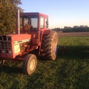 International Harvester 946