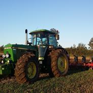 John Deere 4255