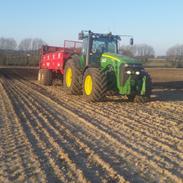 John Deere 8530