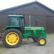 John Deere 3040