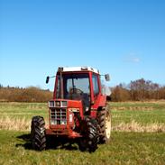 International Harvester 844XL