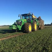 John Deere 7830