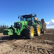 John Deere 7830