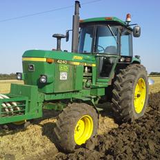 John Deere 4240
