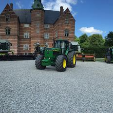John Deere 4755