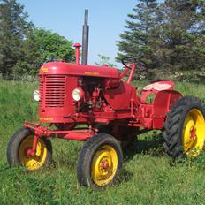 Massey Harris Pony 812