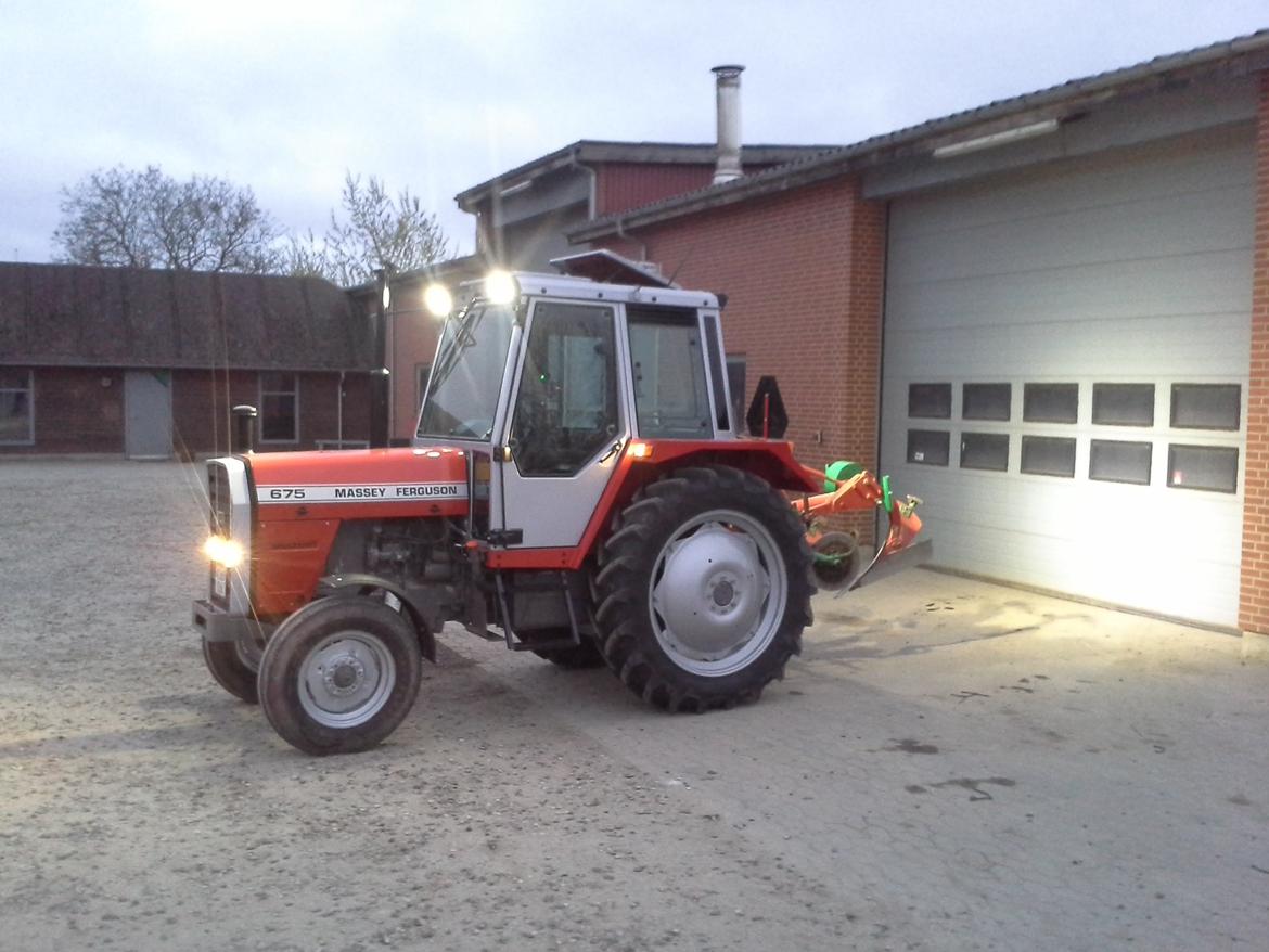 Massey Ferguson 675 billede 2