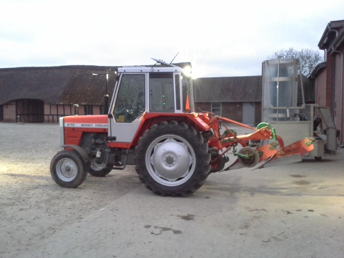 Massey Ferguson 675 billede 4