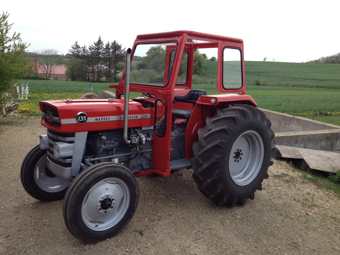 Massey Ferguson 135 billede 1