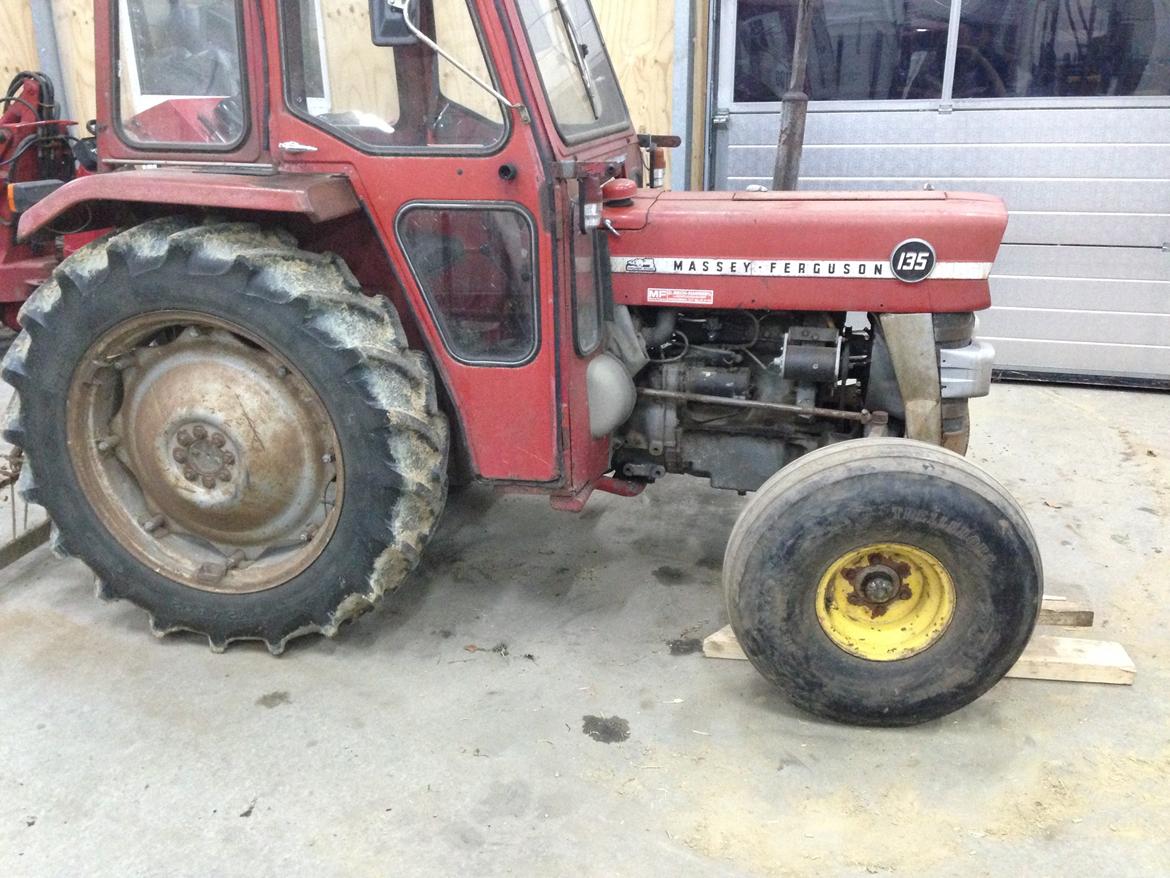 Massey Ferguson 135 billede 2