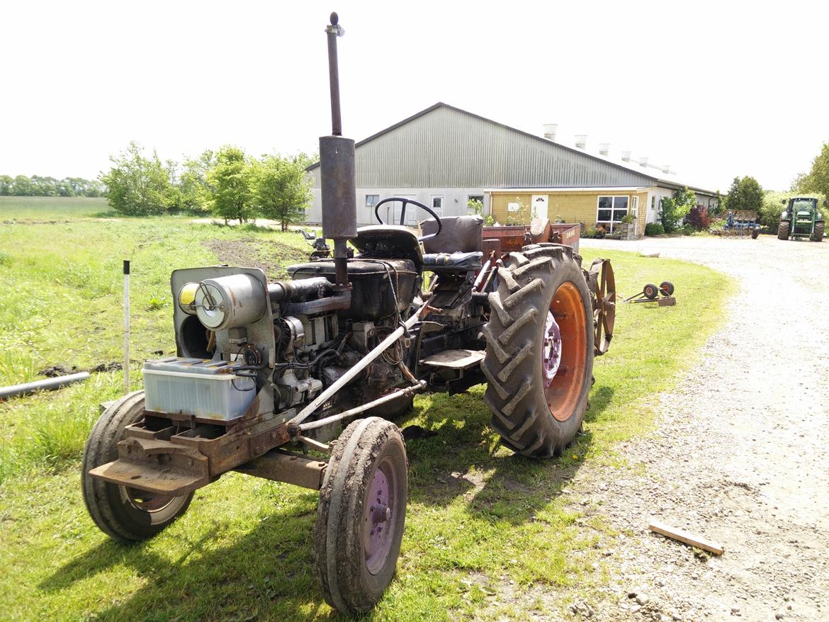 Deutz-Fahr d 4006 - Så blev frontlæsser og beslag pillet af! billede 20