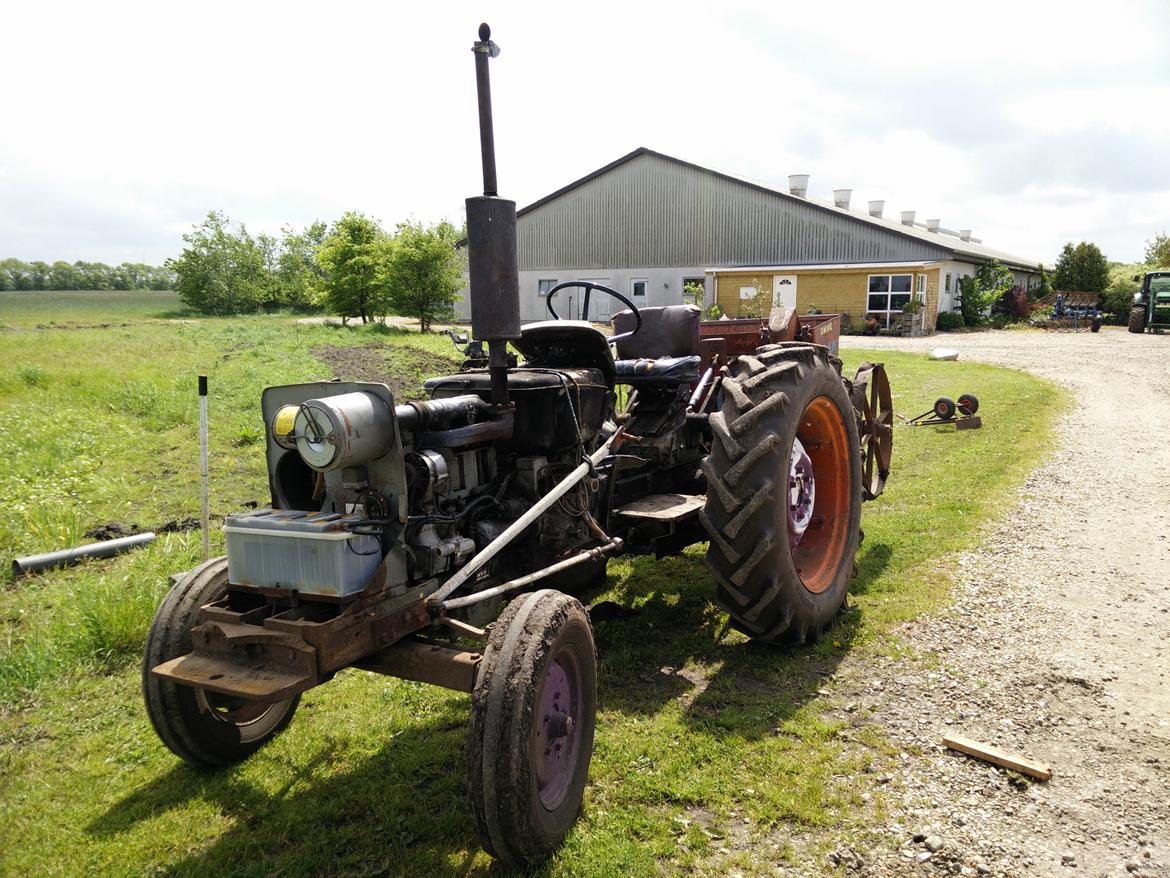 Deutz-Fahr d 4006 - Så blev frontlæsser og beslag pillet af! billede 21