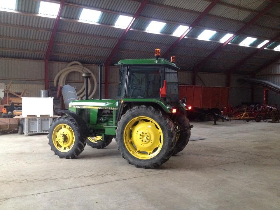 John Deere 2140 - Lige blevet smurt ind i diesel olie billede 2