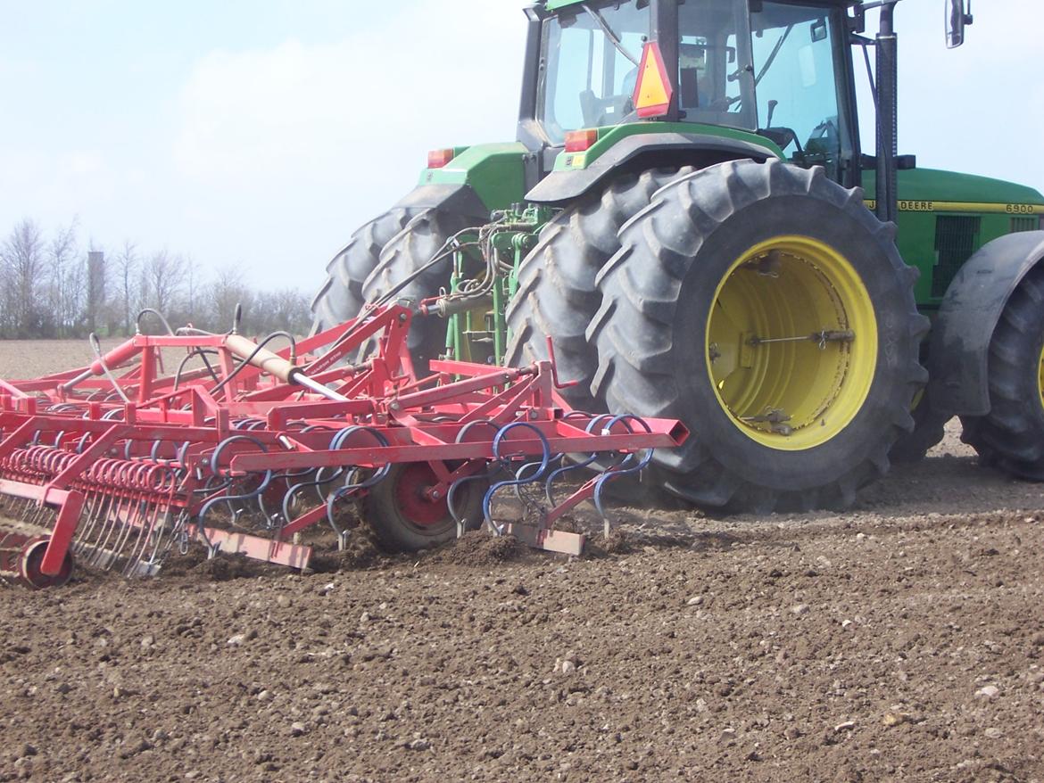 John Deere 6900 - Harver såbed med den utrolig gode men også gamle Marsk Stig harve billede 28