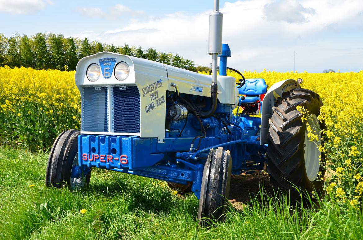 Fordson County Super Six - Fordson County Super Six i en meget unik og sjælden udformning som ikke findes magen til  billede 1