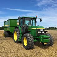 John Deere 6610