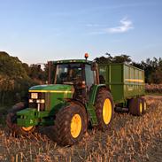 John Deere 6610