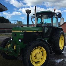 John Deere 3050