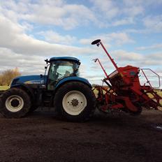 New Holland T7050