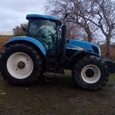 New Holland T7050