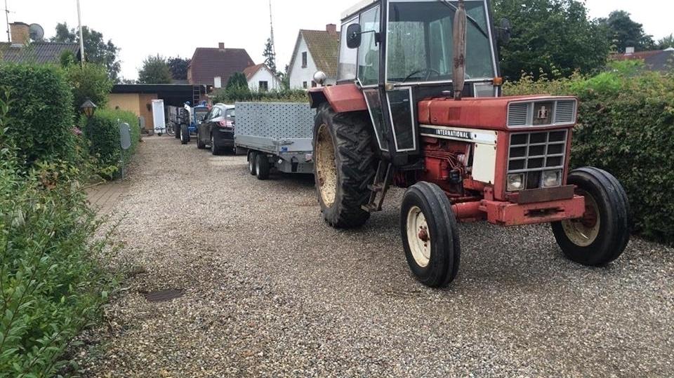 International Harvester 844-S - Det var så her gearkassen gik i stykker, så den måtte slæbes væk. billede 4