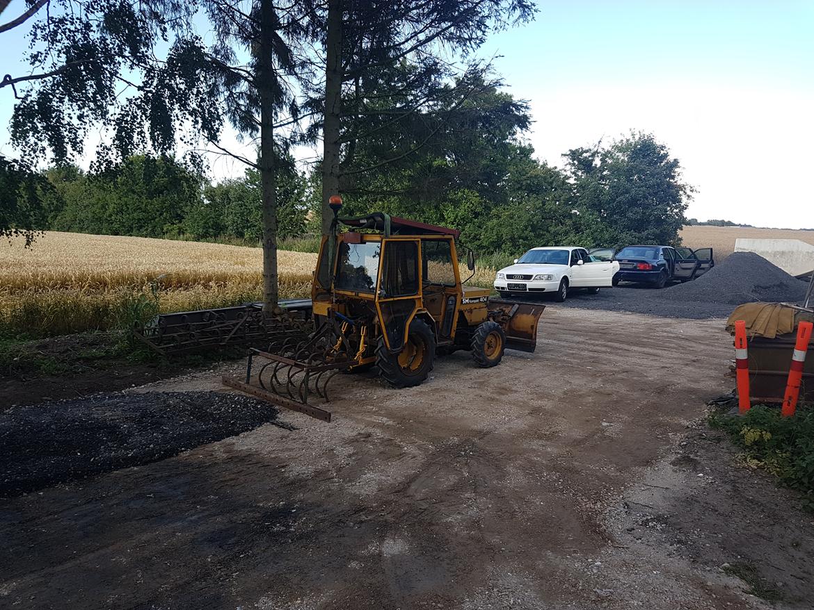 Case IH SM Kompakt 404 - igen.. den er udemærket til at jævne ud med  billede 16