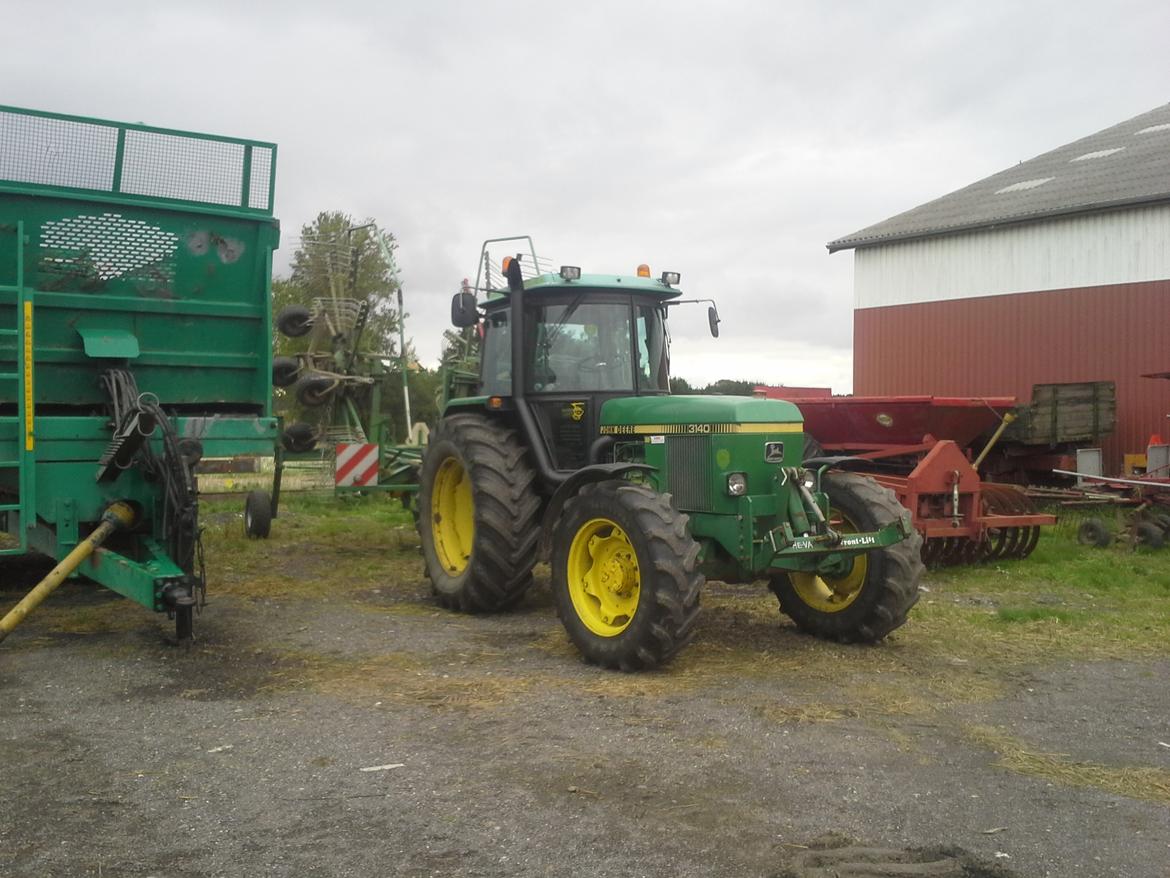 John Deere 3140 billede 36