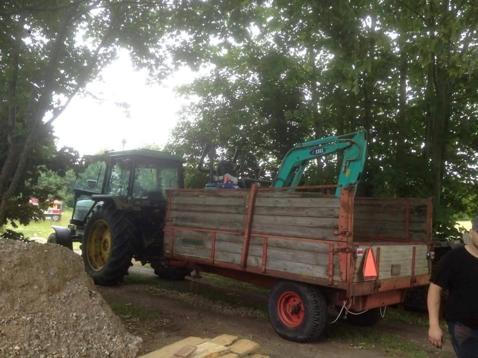 John Deere 3040 - ude og flytte en gravemaskine  billede 24