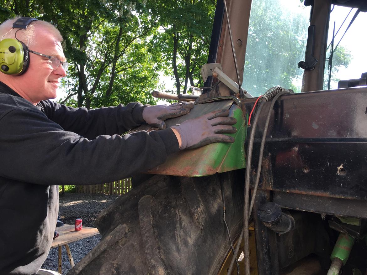 John Deere 3040 - vi svejsede 1.20mm plade på og byggede skærmen igen  billede 29