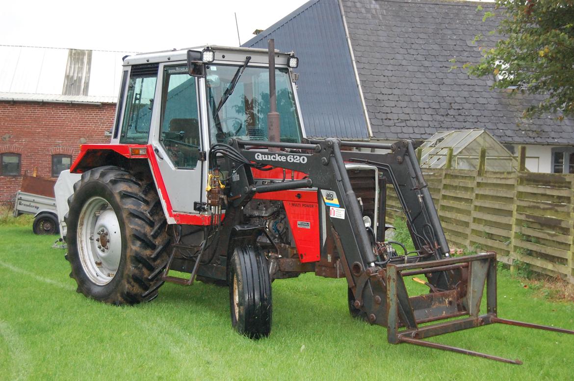 Massey Ferguson 690 billede 1