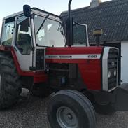 Massey Ferguson 699