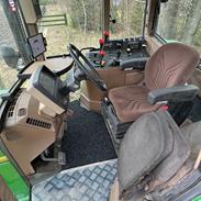 John Deere 6900