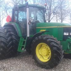 John Deere 6900