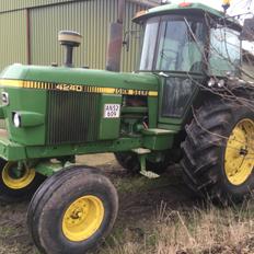 John Deere 4240 2wd