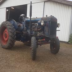 Fordson E27N