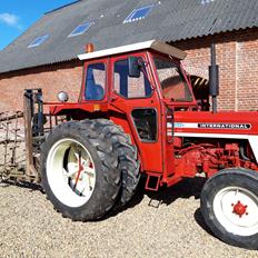 International Harvester 444