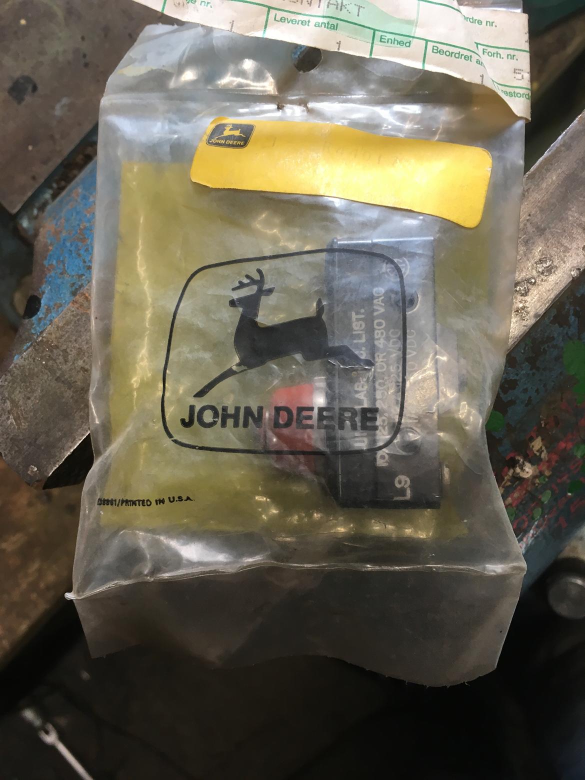 John Deere 4240 2wd - Hvor er det dejligt at se sådan en indpakning billede 10