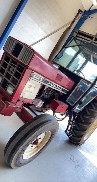 International Harvester 844s billede 11