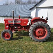 International Harvester B 275 Benzin