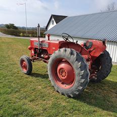 International Harvester B 275 Benzin