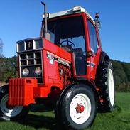 International Harvester 685 XL