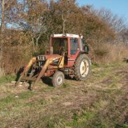 International Harvester 685 xl