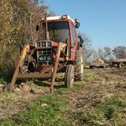 International Harvester 685 xl