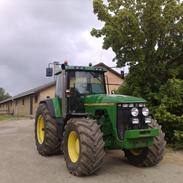 John Deere 8300