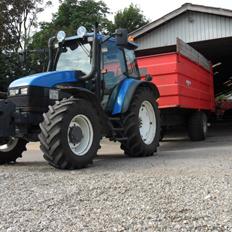 New Holland TS 115