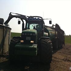 John Deere 8420