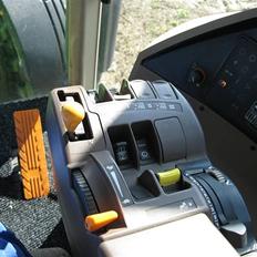 John Deere 8420