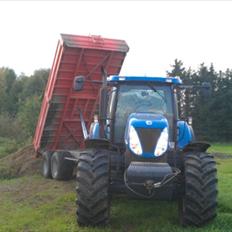 New Holland T7030