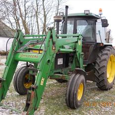 John Deere 2140
