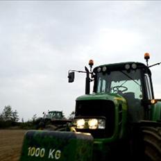 John Deere 6930